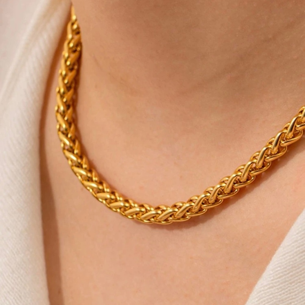 Stainless steel gold pleated chunky necklace